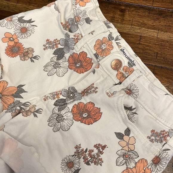 🍁🌼Abercrombie Kids floral shorts 7/8🍂 - Picture 9 of 11